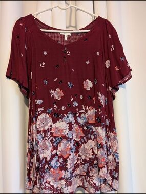 Maurices Maroon Floral V-Neck Short Sleeve Tunic